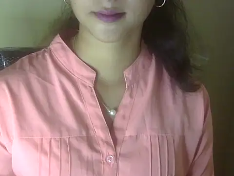 Snapshot of shimz_ chatting on 11.24.25 shimz online show from 11.24.25