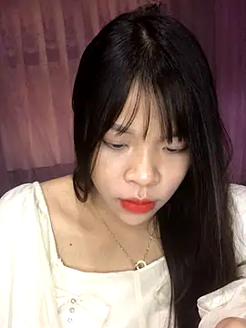 Snapshot of Duck_dona chatting on 11.18.25 Duck dona online show from 11.18.25