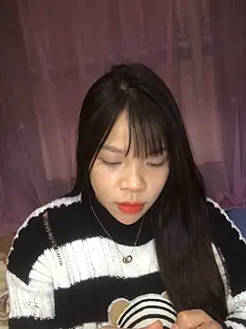 Snapshot of Duck_dona chatting on 11.18.25 Duck dona online show from 11.18.25