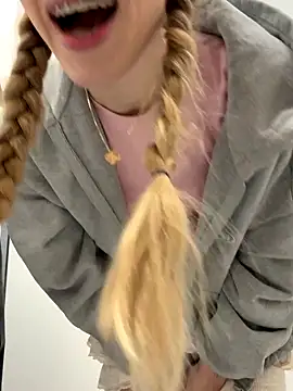 kira mia online show from 12.13.25