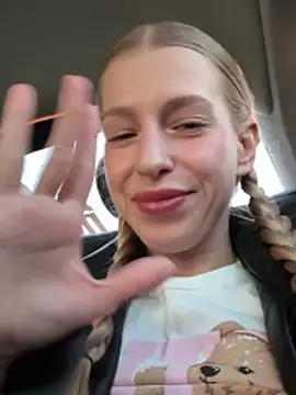 kira mia online show from 03.30.26