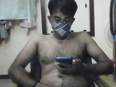Snapshot of HeatableRevan chatting on 06.19.26 HeatableRevan online show from 06.19.26