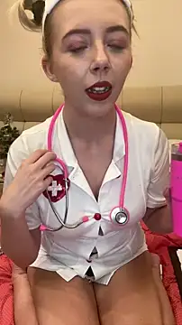 Snapshot of SweetShyMona chatting on 11.27.25 SweetShyMona online show from 11.27.25