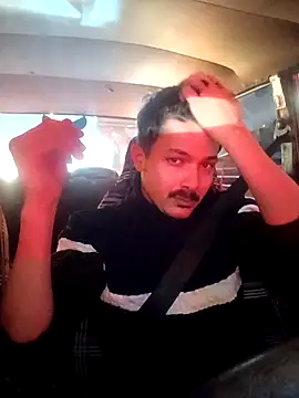 Snapshot of Axe-man_44 chatting on 11.14.25 Axe-man 44 online show from 11.14.25