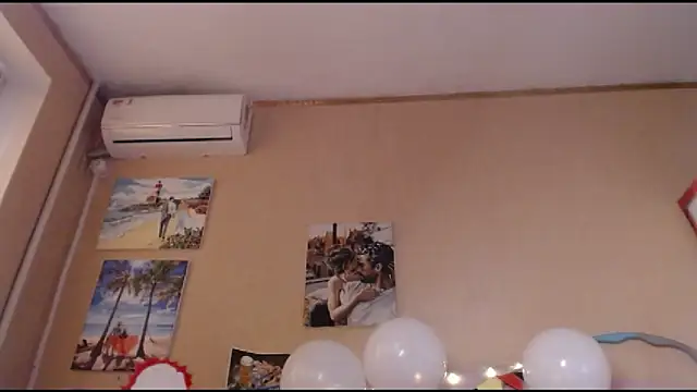 GloriaUpperLove online show from 09.25.25