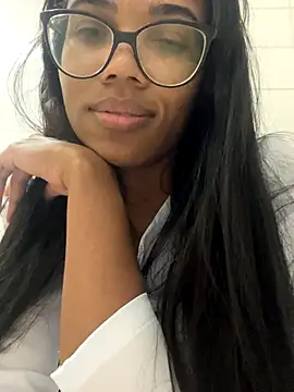 Snapshot of raphaelasoares chatting on 11.17.25 raphaelasoares online show from 11.17.25