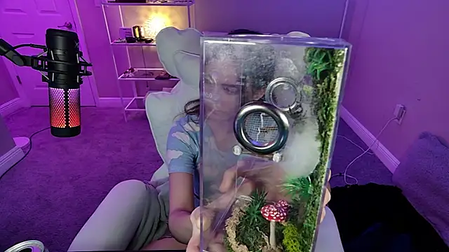 AngieFae  online show from 11.27.25