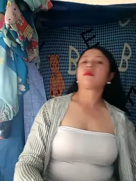 Snapshot of lisa-bae00 chatting on 02.15.26 lisa-bae00 online show from 02.15.26