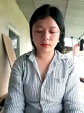 Snapshot of lisa-bae00 chatting on 04.15.26 lisa-bae00 online show from 04.15.26