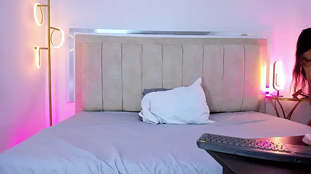 Snapshot of Crystal_Stones chatting on 02.17.26 Crystal Stones online show from 02.17.26