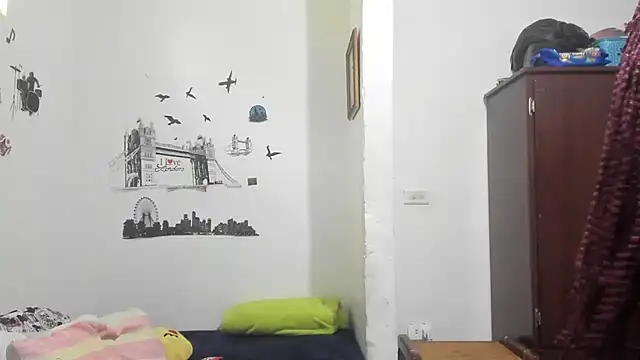 YAILIN 04 online show from 12.18.25