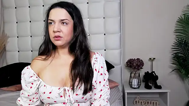 Snapshot of AlsouKass chatting on 11.07.25 AlsouKass online show from 11.07.25