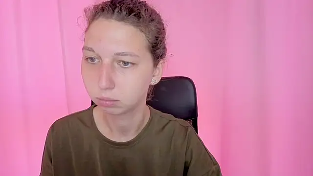 CuteEllii online show from 10.21.25