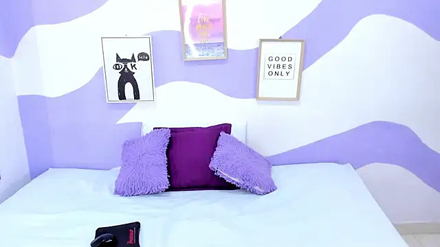 Snapshot of VIOLETA-28 chatting on 11.11.25 VIOLETA-28 online show from 11.11.25