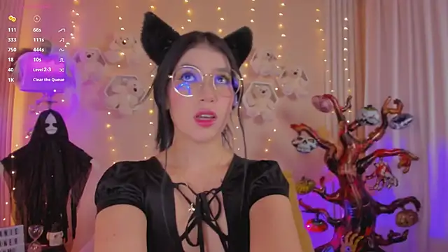 Snapshot of MelanieCorner1 chatting on 10.30.25 MelanieCorner1 online show from 10.30.25