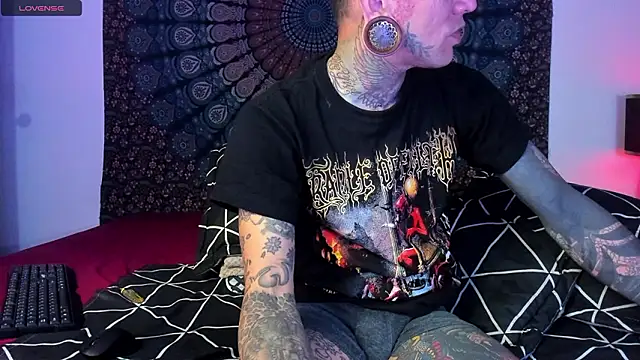 Snapshot of cleoo_jhonny chatting on 02.10.26 cleoo jhonny online show from 02.10.26