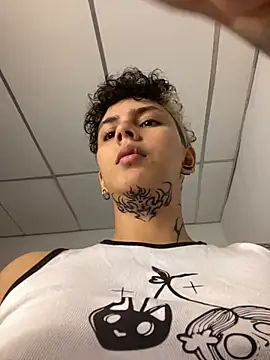 Snapshot of Abby_Evanns1 chatting on 11.05.25 Abby Evanns1 online show from 11.05.25