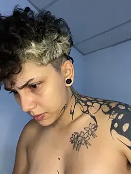 Snapshot of Abby_Evanns1 chatting on 11.30.25 Abby Evanns1 online show from 11.30.25