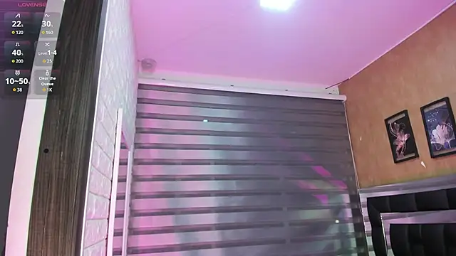 Snapshot of Sasha_Davila chatting on 11.24.25 Sasha Davila online show from 11.24.25