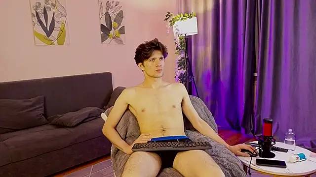 Snapshot of elvano_et chatting on 11.16.25 elvano et online show from 11.16.25