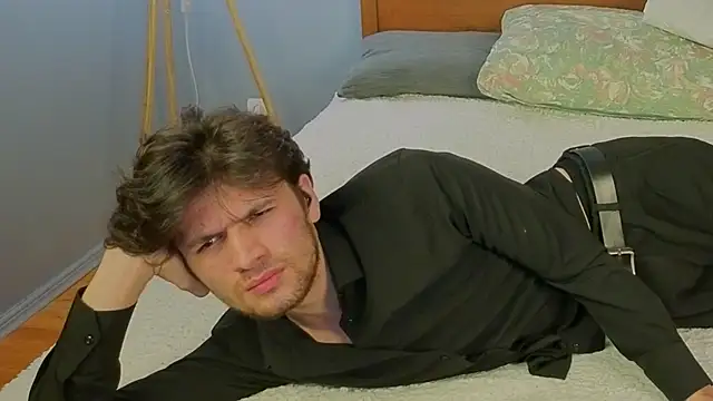 Snapshot of elvano_et chatting on 11.30.25 elvano et online show from 11.30.25