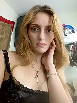 Tessietee online show from 04.19.26