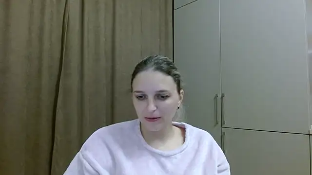 Snapshot of ElisSky301 chatting on 10.29.25 ElisSky301 online show from 10.29.25