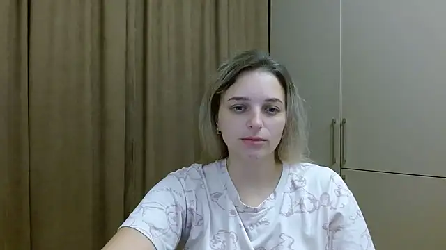 Snapshot of ElisSky301 chatting on 11.13.25 ElisSky301 online show from 11.13.25