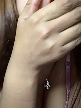 Snapshot of Tefii2298 chatting on 10.31.25 Tefii2298 online show from 10.31.25