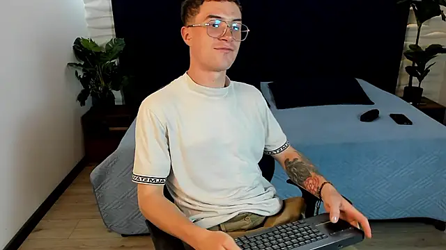 Lil James online show from 02.13.26