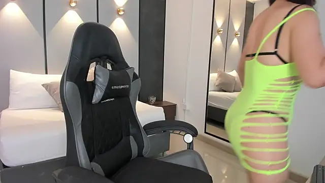 mia collins96 online show from 03.01.26