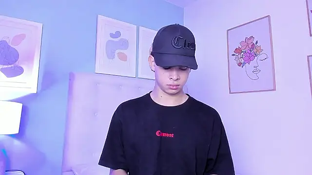 ApoloRicci online show from 01.10.26