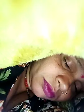 Snapshot of Hot_mona1 chatting on 11.22.25 Hot mona1 online show from 11.22.25