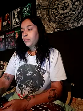 Isis Bathory online show from 11.20.25