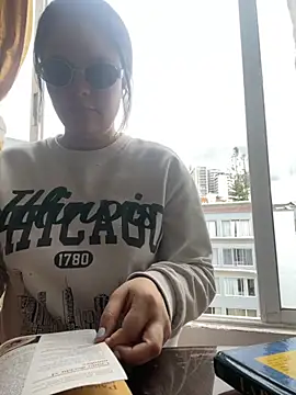 Snapshot of Selena_Roa chatting on 11.19.25 Selena Roa online show from 11.19.25