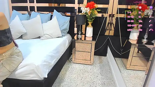 Snapshot of mirandaduboiss chatting on 02.16.26 mirandaduboiss online show from 02.16.26