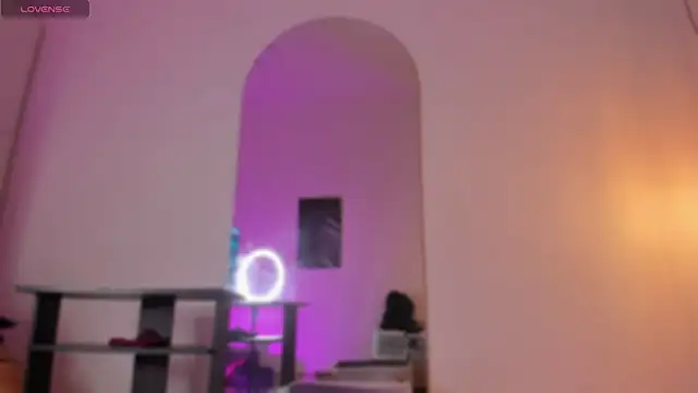 Miss ambrer  online show from 11.14.25