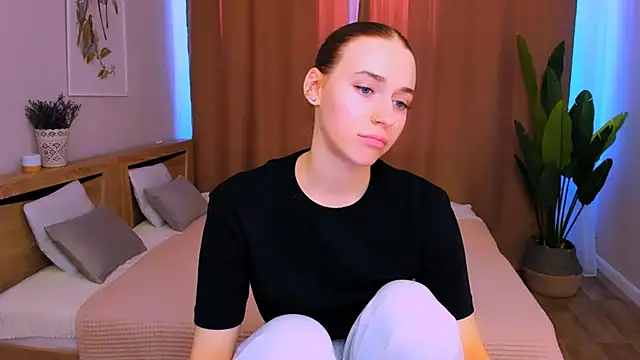 sassy cutie online show from 03.04.26