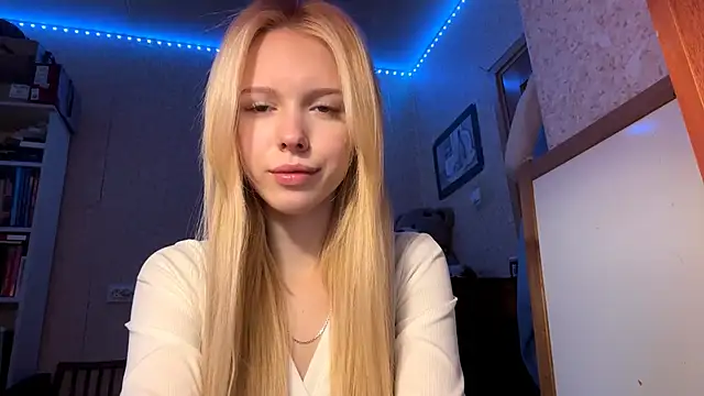 Snapshot of LiltedLube chatting on 11.18.25 LiltedLube online show from 11.18.25