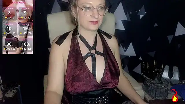 Snapshot of MonicaMis chatting on 11.08.25 MonicaMis online show from 11.08.25