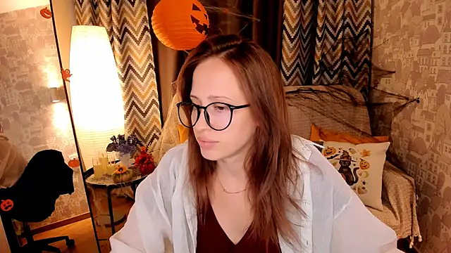  SilverMoon  online show from 10.23.25