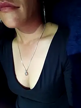 Snapshot of Phantamay chatting on 11.05.25 Phantamay online show from 11.05.25