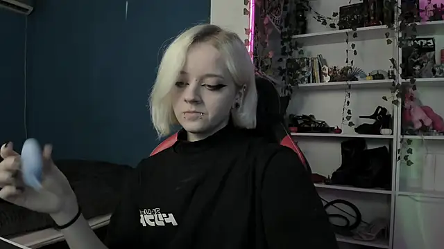 Holy Mistress S online show from 11.14.25