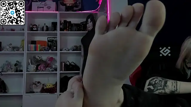 Holy Mistress S online show from 05.19.26