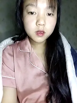 Quynhsumon online show from 02.04.26