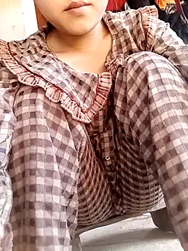 Quynhsumon online show from 04.06.26