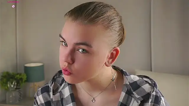 MelodyBaur online show from 04.08.26