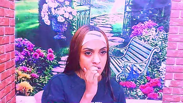 IndianPretty1 online show from 11.21.25