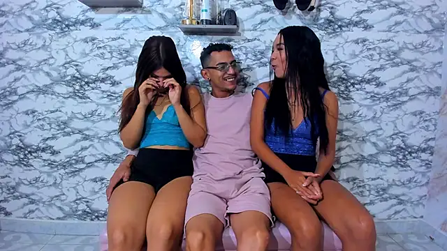 Snapshot of DoublePleasureX_ chatting on 11.14.25 DoublePleasureX online show from 11.14.25