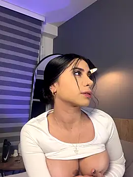 Snapshot of Leila_Carteer chatting on 11.28.25 Leila Carteer online show from 11.28.25